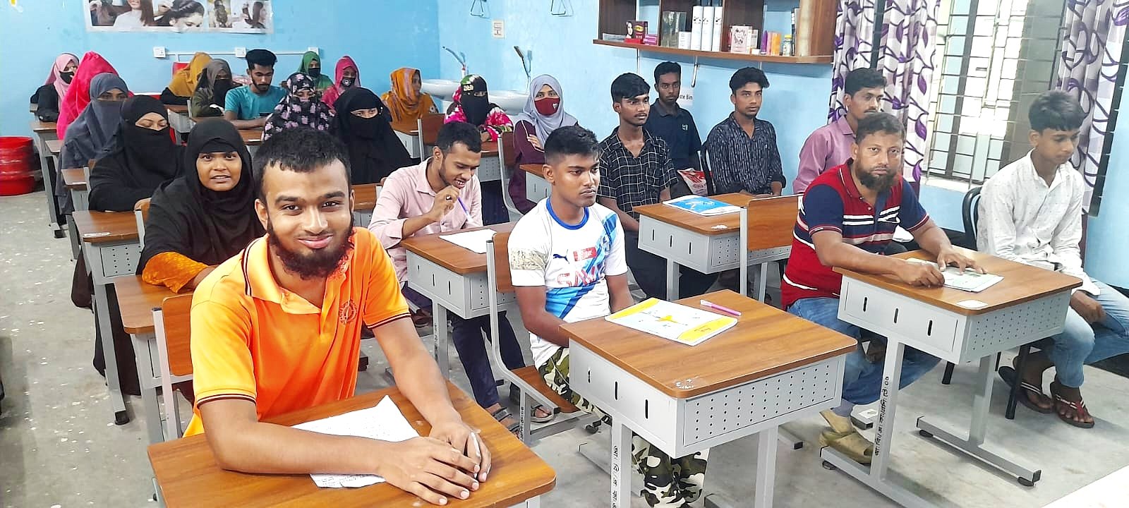  আত্মবিশ্বাস স্কিলস ডেভলপমেন্ট ট্রেনিং সেন্টার এ 
